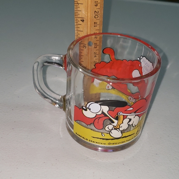 1978 McDonald's Garfield cup with handle. - Picture 2 of 5